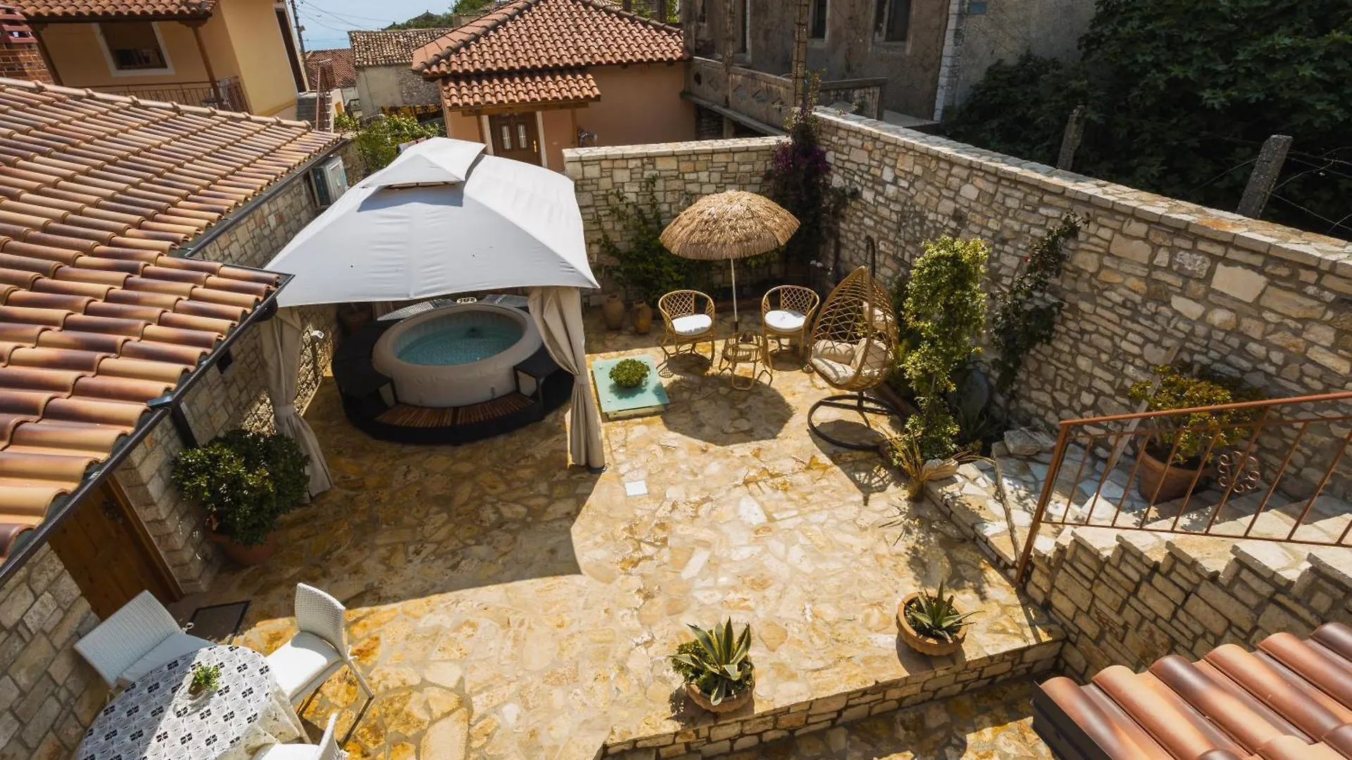 Villa Porta Qeparo Albania