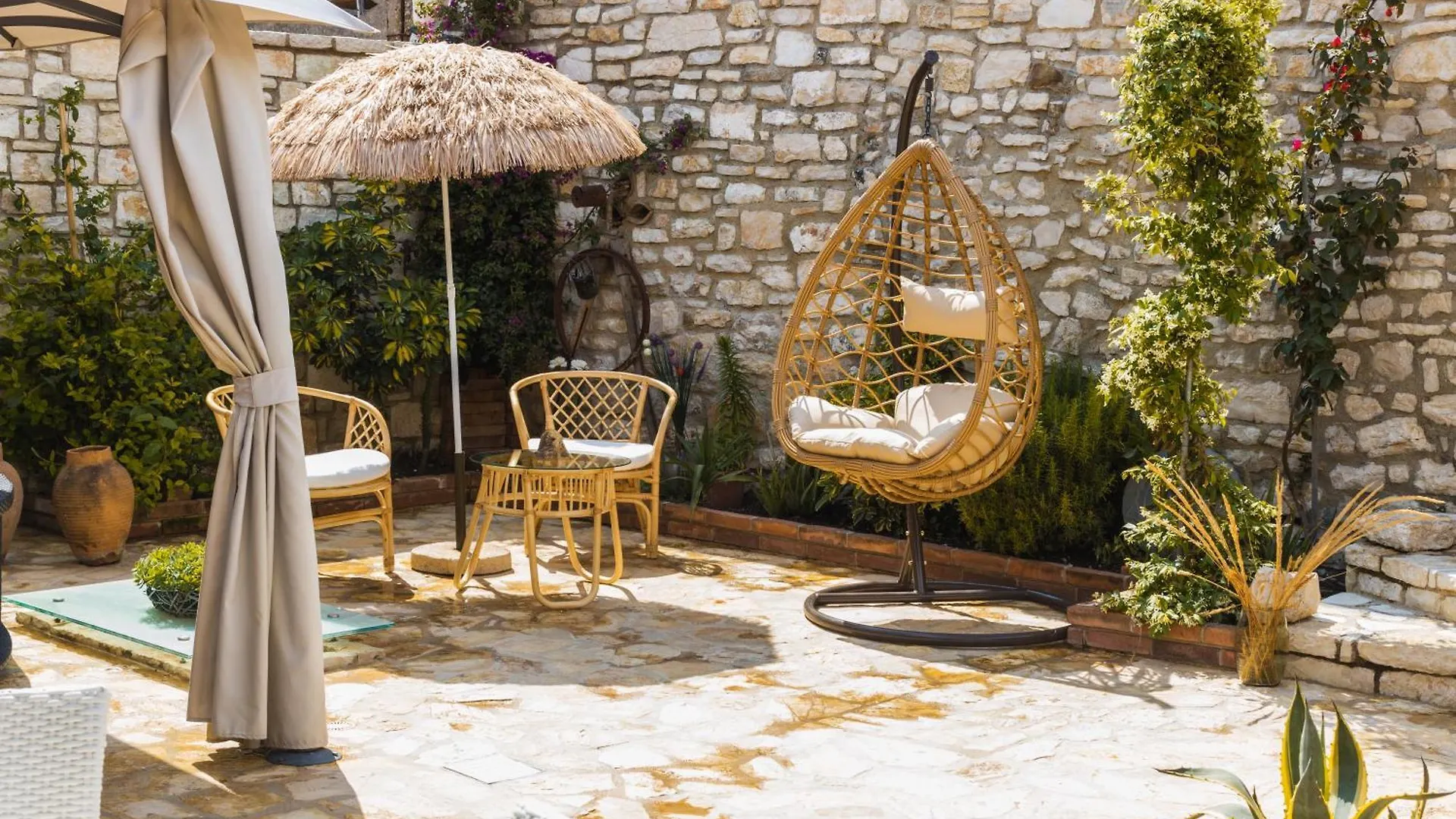 Villa Porta Qeparo Homestay