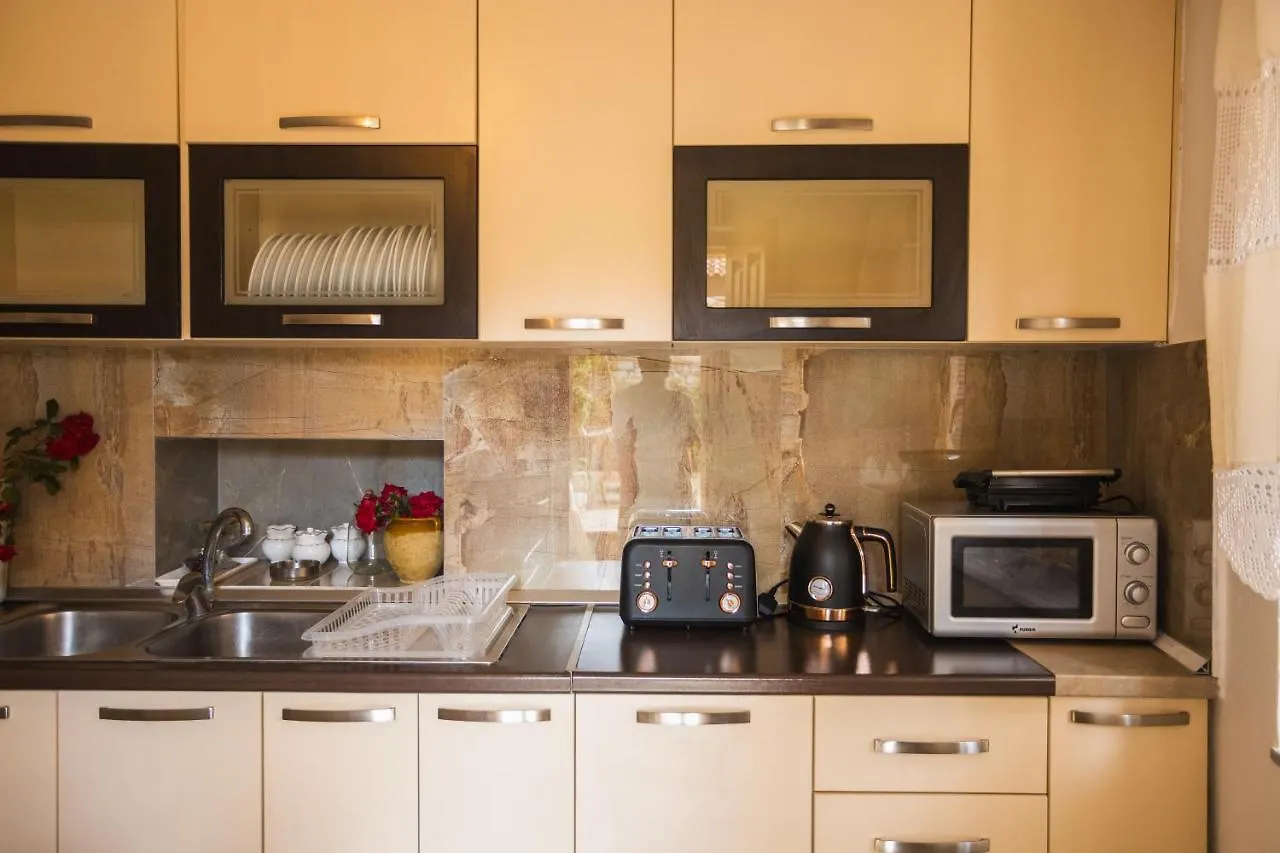Villa Porta Qeparo Homestay