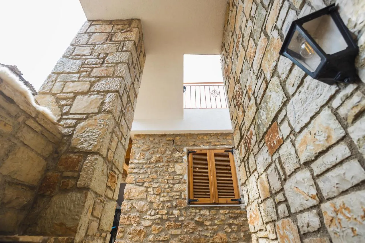 Villa Porta Qeparo Homestay